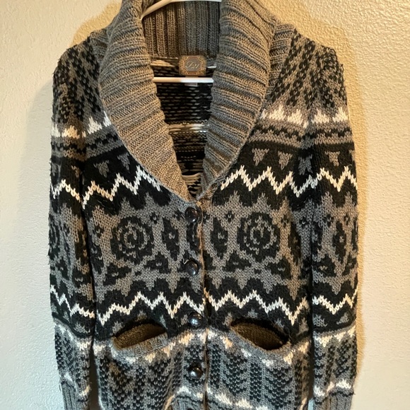 Sweater - Picture 2 of 2